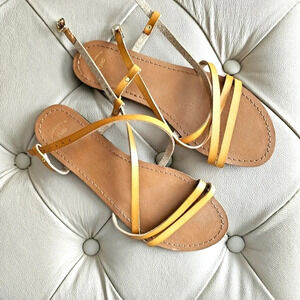 GAP Flat Sandals Tan  Ankle Strap Brown Size 8